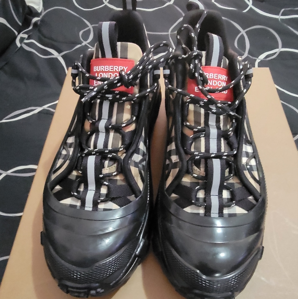 Burberry Arthur Check Sneakers